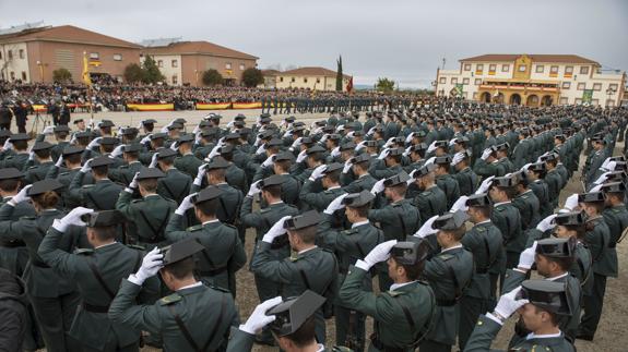 Miembros de la Guardia Civil en Baeza (Jaén).