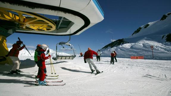 Tras las últimas nevadas, en las cotas altas se alcanzan 250 centímetros de espesor