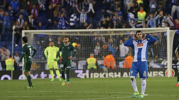 Reyes celebra el gol de la victoria 'perica'.