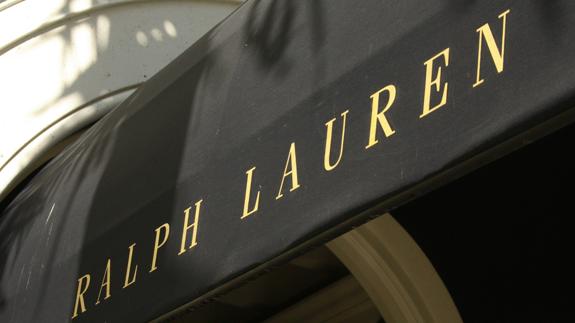 Logo de Ralph Lauren en una tienda de Beverly Hills.