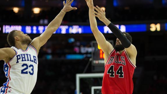 Mirotic acerca a los Bulls a 'playoffs'