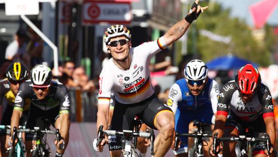 Greipel celebra su triunfo. 