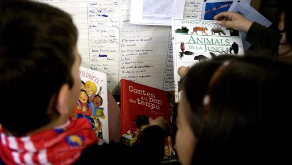 Alumnos en primaria en Barcelona.