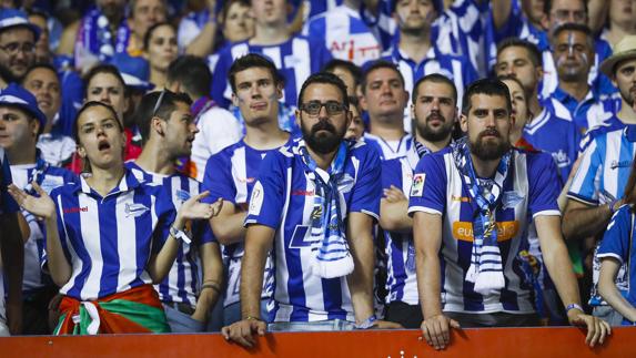 Los aficionados del Alavés, desolados. 