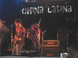China Latina, THC y The Starlites, entre otros grupos, actuarán los viernes de agosto en la plaza del Parlamento