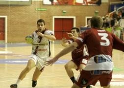 El Naturhouse, tras un mal inicio, remonta y vence (28-30) al Alcobendas