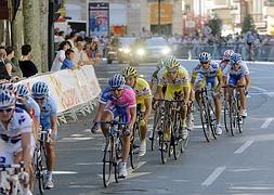 La Vuelta Ciclista a España por su paso por Logroño en el 2001. /JUSTO RODRÍGUEZ