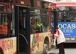 El billete del autobús urbano sube 10 céntimos y el bono, 67 céntimos