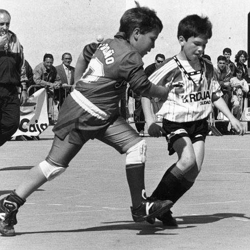 Imagen de los años 80, en el patio de Gonzalo de Berceo. 