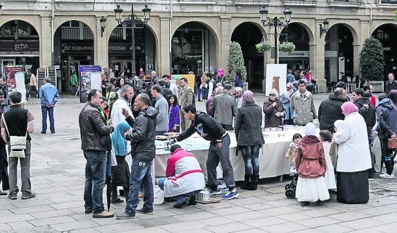 Jornada de puertas abiertas en la plaza del Mercado. 