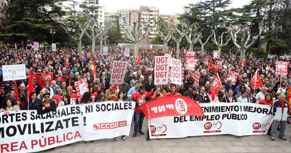 Manifestantes en Logroño en el Primero de Mayo del 2013.