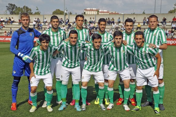 Once inicial del Betis B en un encuentro reciente.