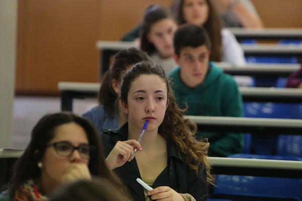 Estudiantes examinándose de Selectividad, en la convocatoria de este curso.