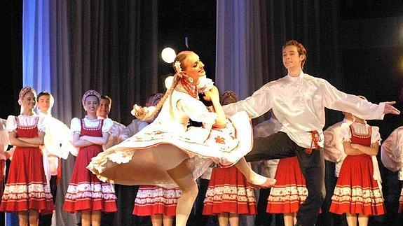 El grupo de danza ruso 'Apelsin' actúa el viernes en Torrecilla