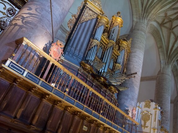 Una imagen del órgano de la iglesia de Yuso que se encuentra en el coro bajo de la iglesia. 