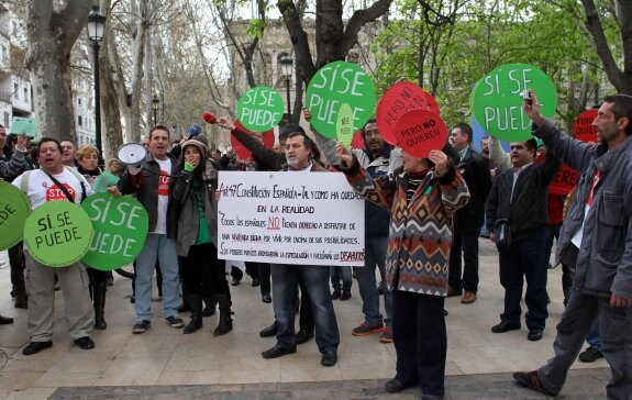 La Plataforma de Afectados por la Hipoteca, durante una manifestación en Logroño, en una imagen de archivo. 