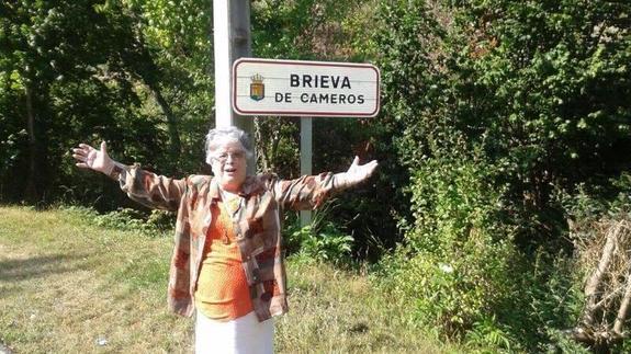 Teresa Parra en Brieva de Cameros, el pasado día 2 de agosto, en una muestra más de su permanente felicidad, 