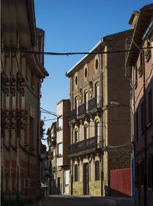 Alesanco. Uno de los edificios más nobles de la villa.
