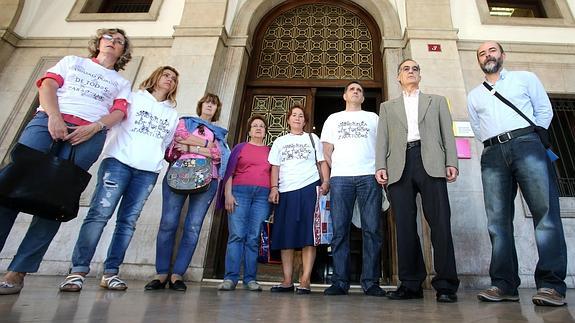 Representantes de Marea Blanca en la Delegación del Gobierno.