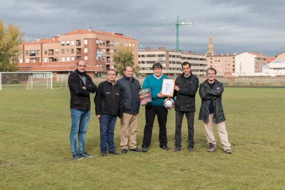 Presentación de los trabajos en el campo de las pistas. 