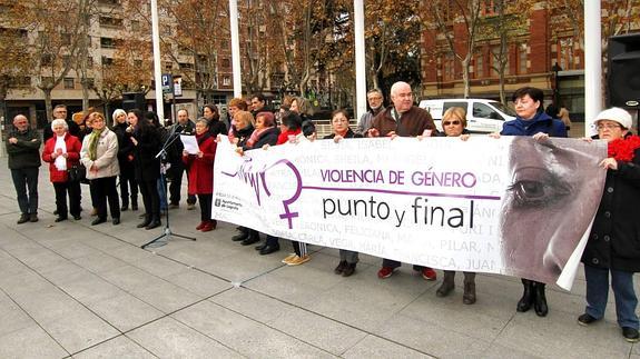 Los periodistas riojanos muestran su compromiso contra la violencia de género