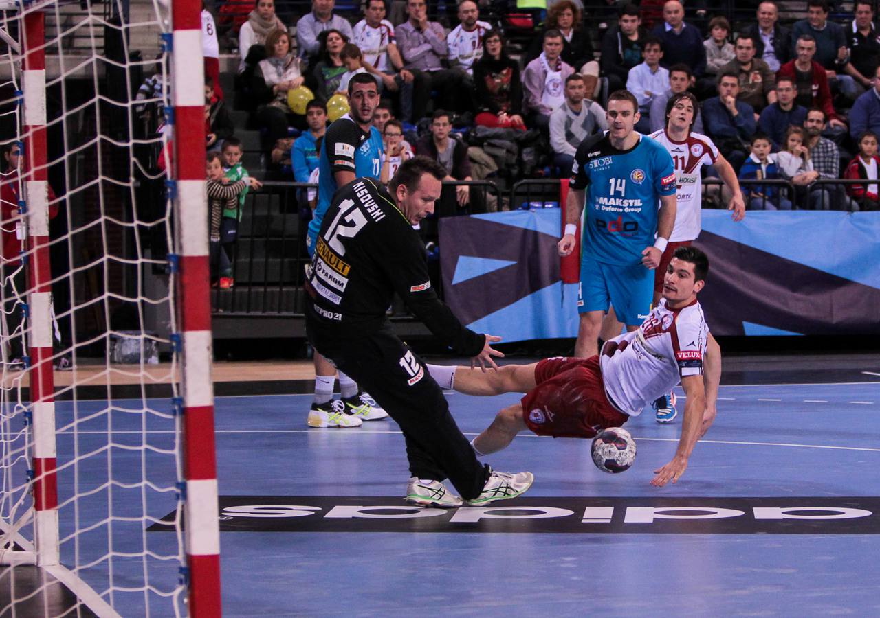 Pedro Rodríguez anota un gol en el partido jugado en Logroño contra el Metalurg. 