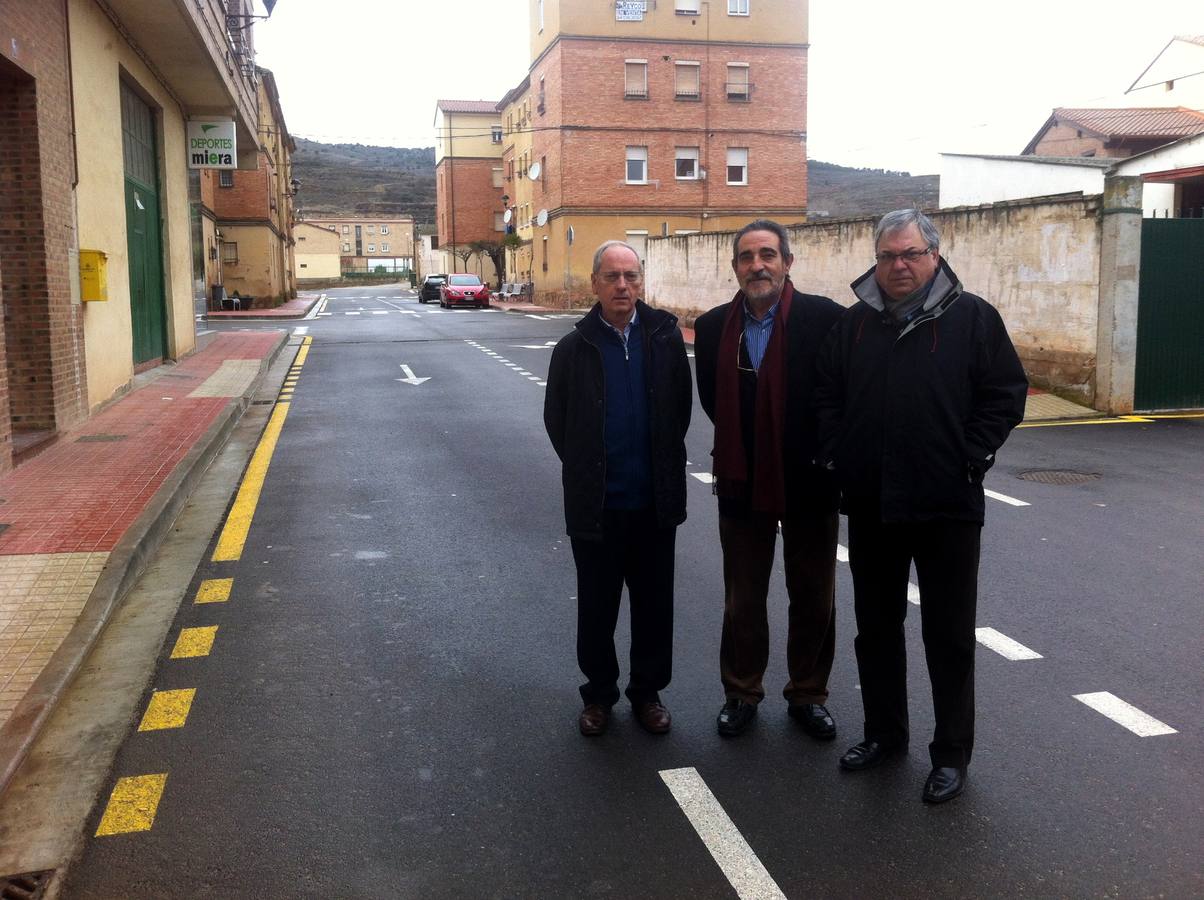 Baños de Río Tobía urbaniza dos calles