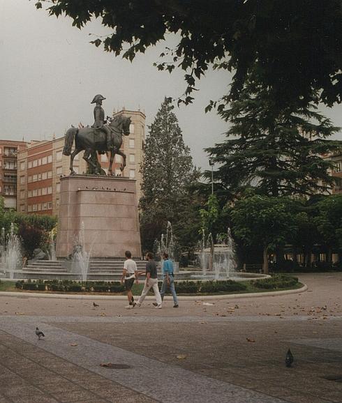 El monumento a Espartero en la actualidad.