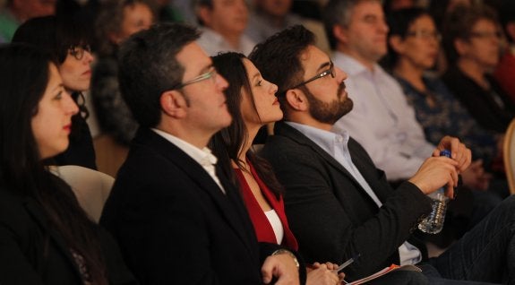 La dirigente de Ciudadanos, Inés Arrimadas, participó este jueves en el cierre de campaña con los candidatos Diego Ubis y Julián San Martín. :: J.R.