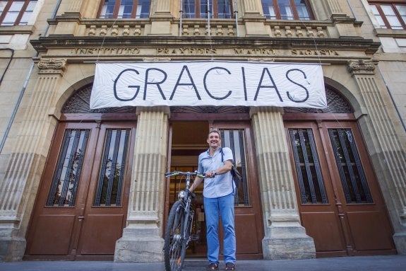 El Sagasta luce desde ayer un cartel de agradecimiento. 