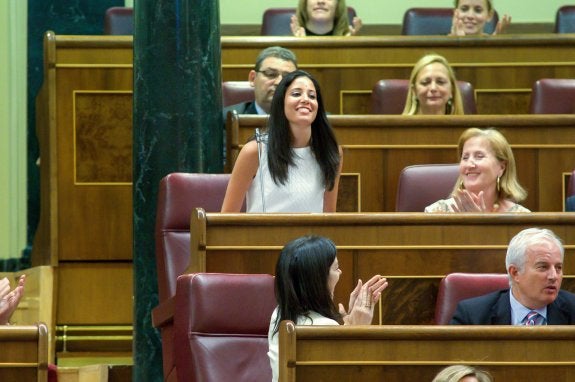 Carmen Duque, durante el acto de toma de posesión como diputada ayer en el Congreso.