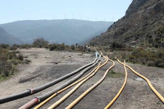 Reparación de daños tras un deslizamiento de tierras en Préjano. 