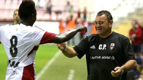 Pouso, durante el partido con el Linares