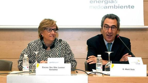 Leonor González y Martí Solà en la inauguración del seminario. 