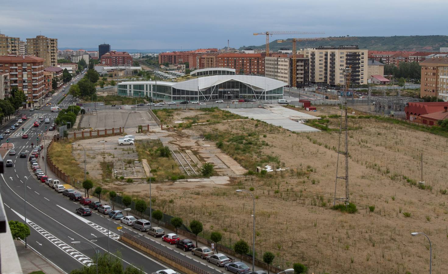 Vista general de la nueva estación y la explanada de alrededor. 