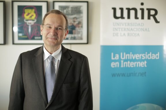 El rector de la Universidad Internacional de La Rioja (UNIR), José María Vázquez García-Peñuela. :: unir