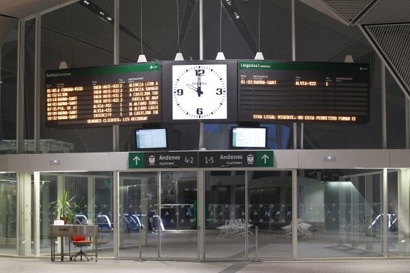 Vestíbulo de la estación de trenes de Logroño. :: justo rodríguez