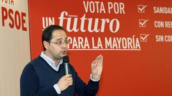 Luena dice que «el partido de Rivera además de ser de derechas, es machista»