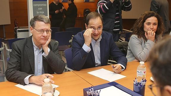 Sevilla acusa al PP de «volver a engañar a los ciudadanos con los impuestos»