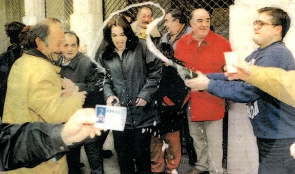 Celebración de agraciados con el décimo del Niño en Logroño. 