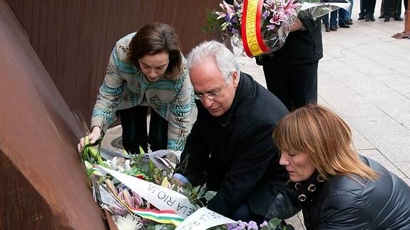 Ofrenda floral en El Espolón