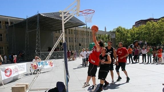 Cuatro años de baloncesto en la calle