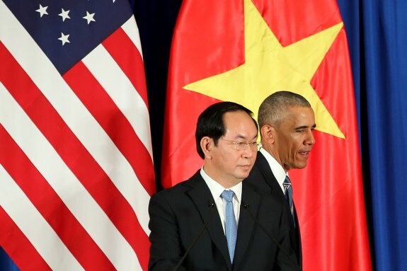 Barack Obama y Tran Dai Quang concluyen su rueda de prensa en Hanoi. ::  LUONG THAI LINH / afp