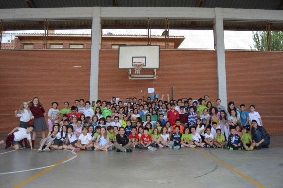 Foto de familia de los alumnos tras finalizar la Semana. :: l.s.-e.p.