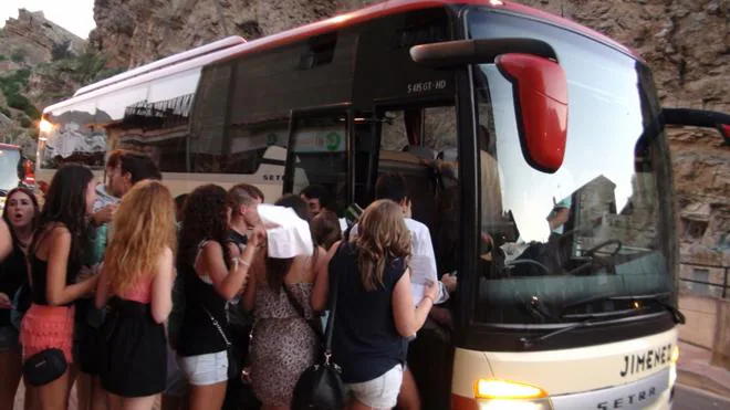 El autobús municipal 'Voy y vengo' viajará desde Alfaro a fiestas de Tudela y Corella