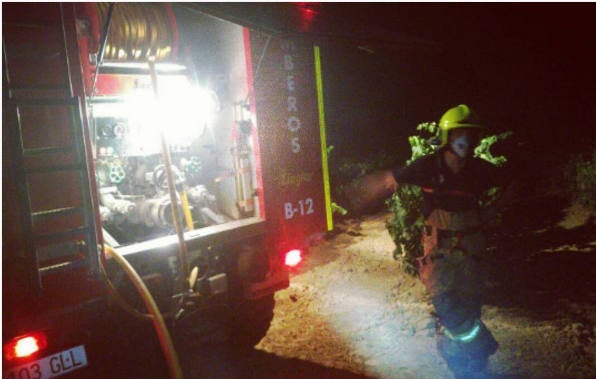 Trabajos en Navaridas de los efectivos del cuerpo de Bomberos de Logroño. 