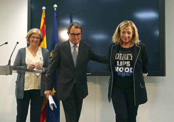 Joana Ortega, Artur Mas e Irene Rigau, en una comparecencia el pasado 3 de octubre. :: Toni Albir / efe

