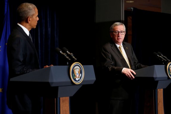 Barack Obama y Jean-Claude Junker, durante la comparecencia que hicieron el pasado mes julio en la cumbre de la OTAN, en Polonia. :: Reuters