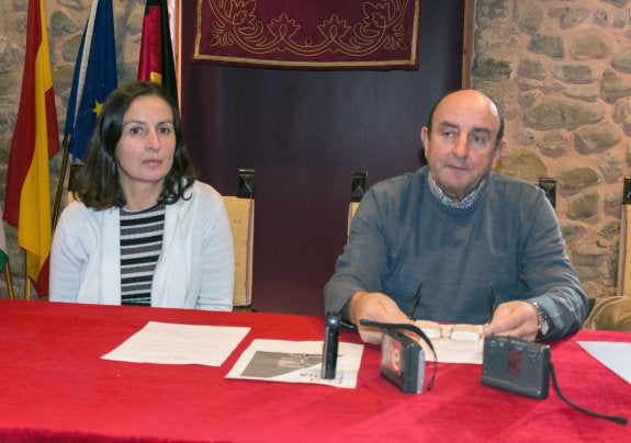 Salas y Ochoa, ayer, en la presentación del programa. :: 