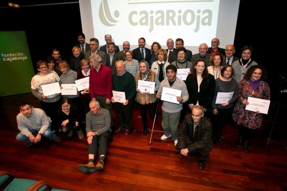 Los representantes de las entidades beneficiadas por la Fundación Caja Rioja. ::